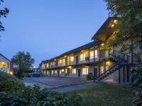 Dunedin Motel and Villas Hotels near Baldwin Street