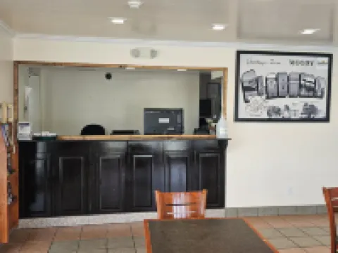 Budgetel Inn & Suites セントクレアのホテル