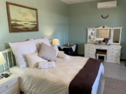 Eden Rose Manor B&B Hotels in La Mercy