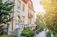 Hotel Kalma, Kalma Villa, Apart Hotel 헤비즈 토퓌르되 (온천 호수) 주변 호텔