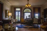Victorian Inn B&B Hotels in Moline