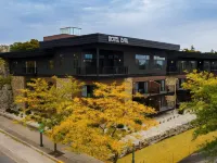 The Earl in Charlevoix Hotels in Charlevoix
