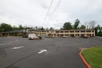 Travel Inn & Suites Flemington - parking