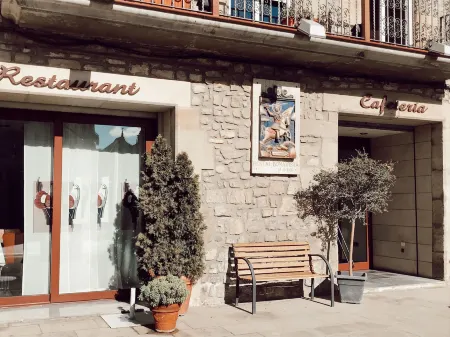 Hostal Bonavista Отели в г. Urgell