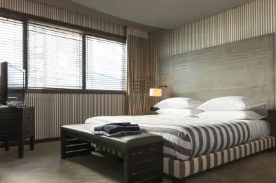 Hotel Square Hotels in Auteuil