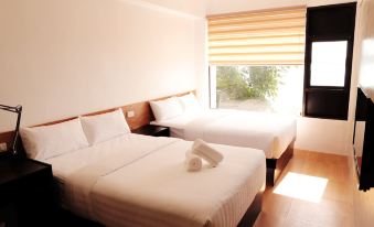 Travelbee Seaside Inn