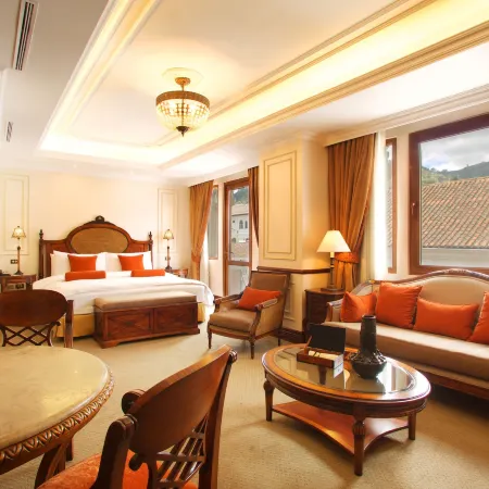 Plaza Grande Hotel
