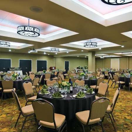 Oxford Suites Boise