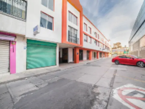 Capital O Hotel Casa Blanca セラヤのホテル