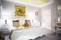 Brindleys Hotels in Limpley Stoke