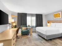 Sonesta Simply Suites Austin South Hotels near Garrison Park