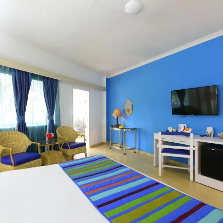 Peerless Resort Sri Vijaya Puram Отели рядом с достопримечательностью «Корбинс Коув»