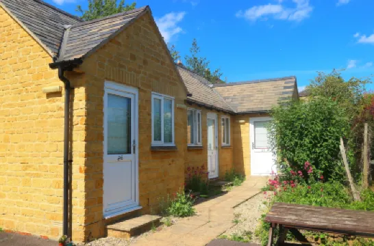 The Crown Hotel Hotels near Cotswold Lavender