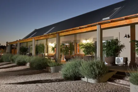 Surval Boutique Olive Estate Отели рядом с достопримечательностью «Cango Wildlife Ranch»