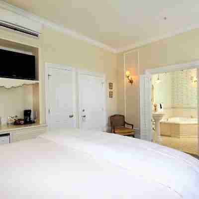 The Napa Inn Rooms