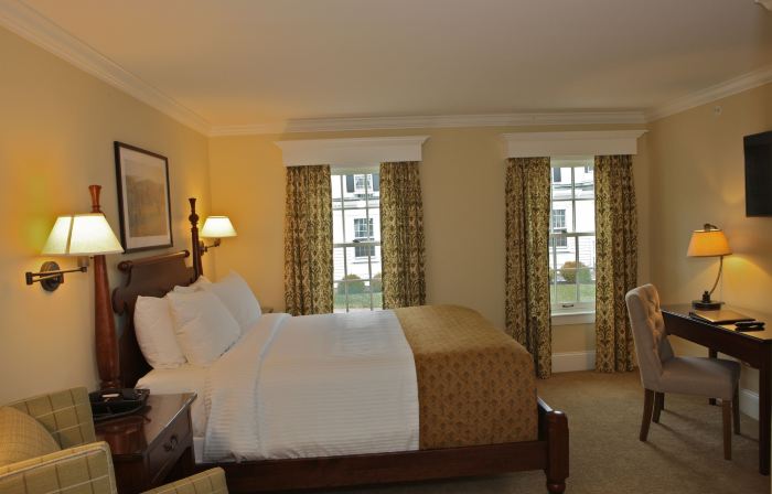 Publick House Historic Inn and Country Motor Lodge
