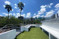 Pixel House Hotel - سبا