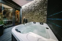 Absoluxe Suites