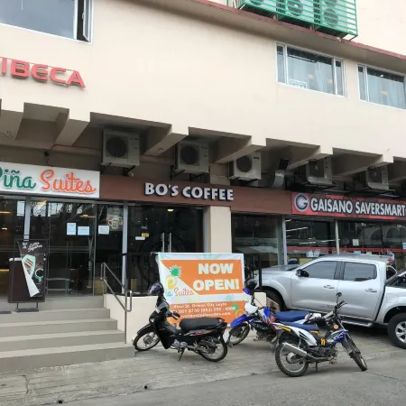 Piña Suites
