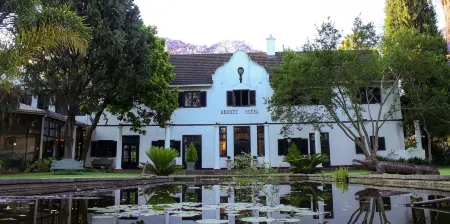 Bronte Hotel Отели в г. Хараре