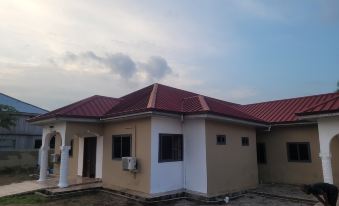 Assembly Hotel - Esiama