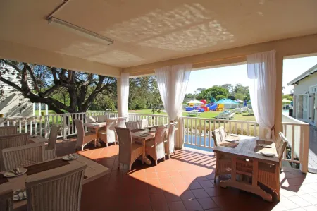 The Dunes Resort 80 & 69 Отели в г. Кеурбоомстран