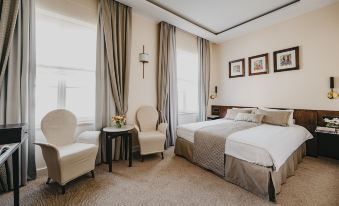 Mamaison le Regina Boutique Hotel