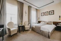 Mamaison le Regina Boutique Hotel
