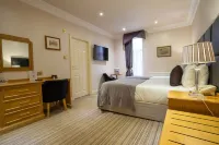 Cbh Waterton Park Hotel and Spa Hotel dekat Fanny and Bacardi Bar, Terrace and Club
