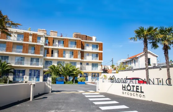 貝斯特韋斯特阿卡雄港酒店