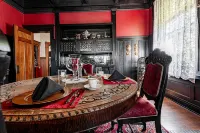 Vrooman Mansion B&B Hotels in Bloomington