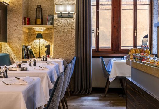 Hôtel les Armures 레스토랑
