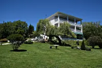 Guesthouse Vissinokipos - Biker Friendly - Motorradhotel Hotel dekat Panagia Mavriotissa Monastery