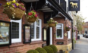 The Plough Inn & Cottages