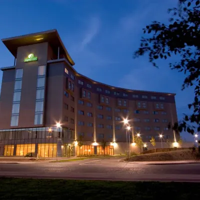 Aspect Hotel Park West Отели рядом с достопримечательностью «Парк Финикса»