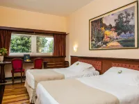 سانتا باربرا هوتل Hotels near روغوريتو