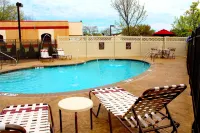 Quality Inn & Suites NJ State Capital Area - Pools
