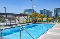 Hilton Vancouver Airport - piscina