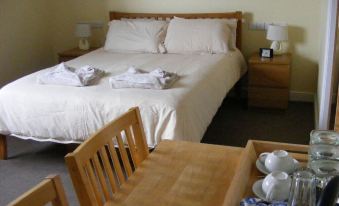 The Lowfield Inn