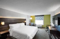 Holiday Inn Express & Suites Altoona-Des Moines Hotels in Altoona