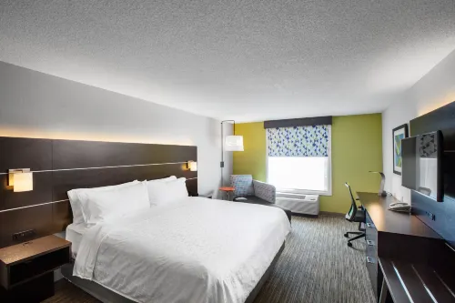Holiday Inn Express & Suites Altoona-Des Moines Hotels in Colfax