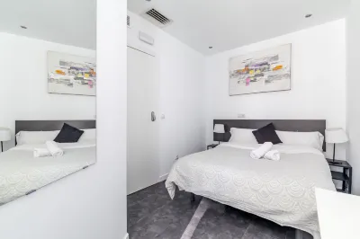 Ayz Ulises - Auto Check-in Property Hotels in Madrid