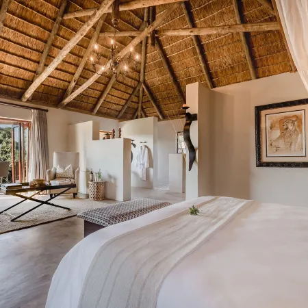 Bukela Game Lodge - Amakhala Game Reserve