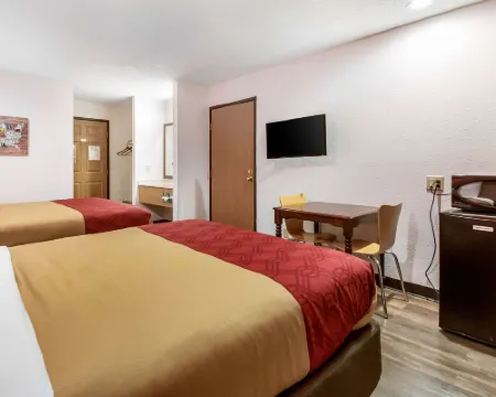 Econo Lodge Hotels in Needham Township