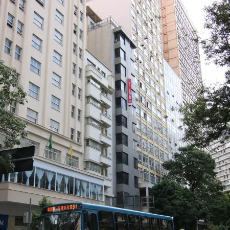 Samba Belo Horizonte Centro Отели рядом с достопримечательностью «Площадь Свободы»