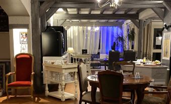 Logis Hôtel Médiéval, Montélimar Nord