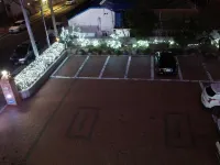 Lighthouse Hotel - parking