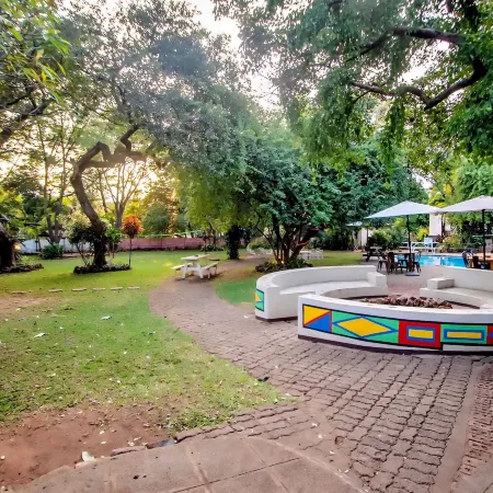 Shoestrings Backpackers Lodge Vic Falls