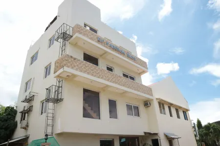 Candice Lucy Hotel Отели рядом с достопримечательностью «Caticlan»