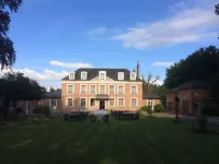 Hotel les Champs Hotels in Vimoutiers